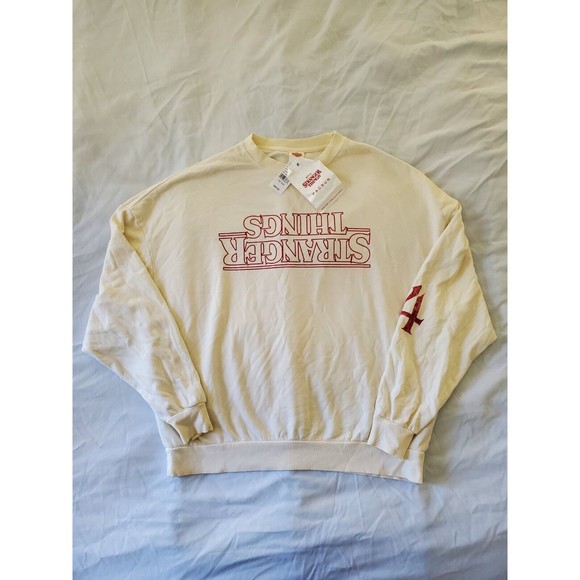 Stranger Things Pacsun Season 4 Crewneck Unisex One Size Tag Netflix Cream NWT - Picture 1 of 11